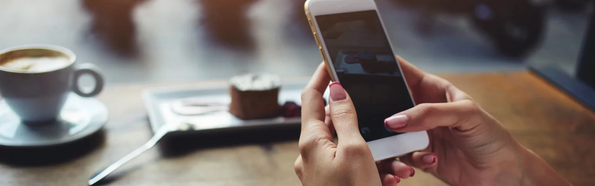 962-contact_header.webp 962-contact_header.webp